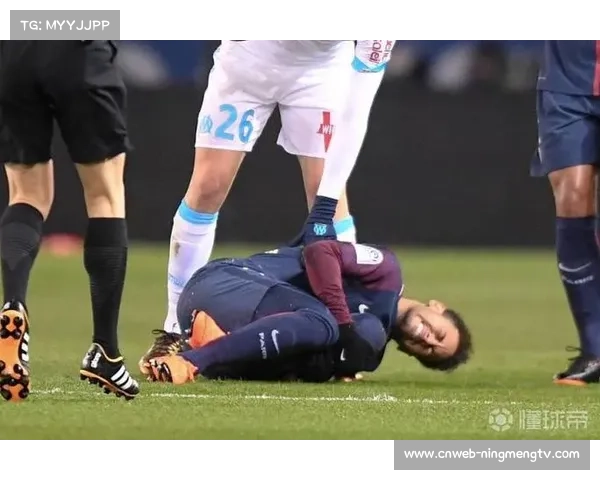 梅迪纳因脚踝扭伤缺阵两月 马赛后防轮换面临严峻考验